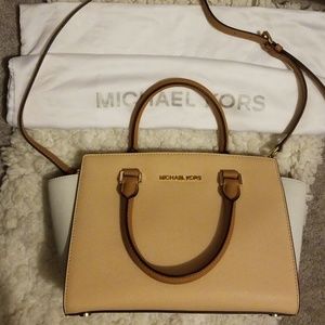 Michael Kors Selma medium satchel